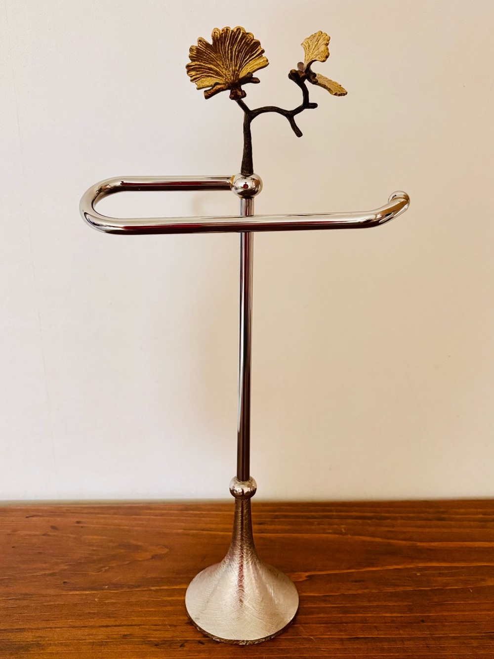 Michael Aram Butterfly Ginkgo Fingertip Towel Stand